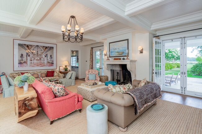 Building Photo - 587 Sagaponack Road