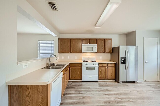 Building Photo - 6602 Fairbrook Park Ln