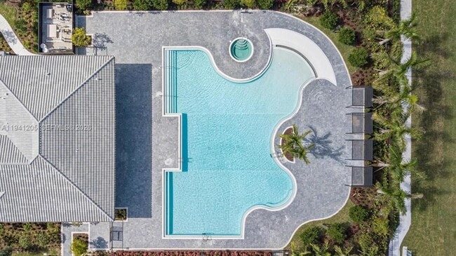 Building Photo - 1271 SE 27th Terrace