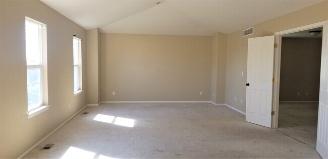 Building Photo - 3 Bedroom + Loft with Main Floor Office and 3 Car Garage!