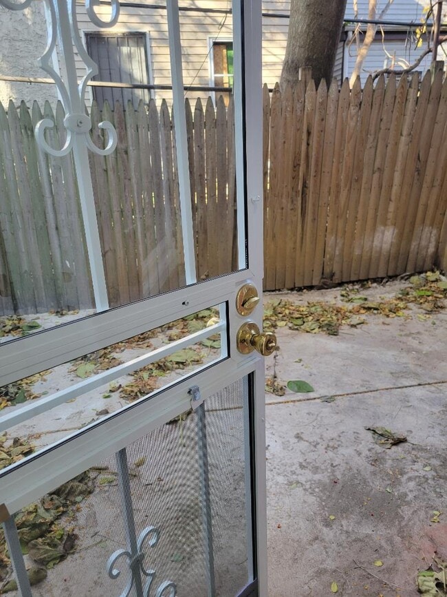 Building Photo - 3140 N Rosewood St