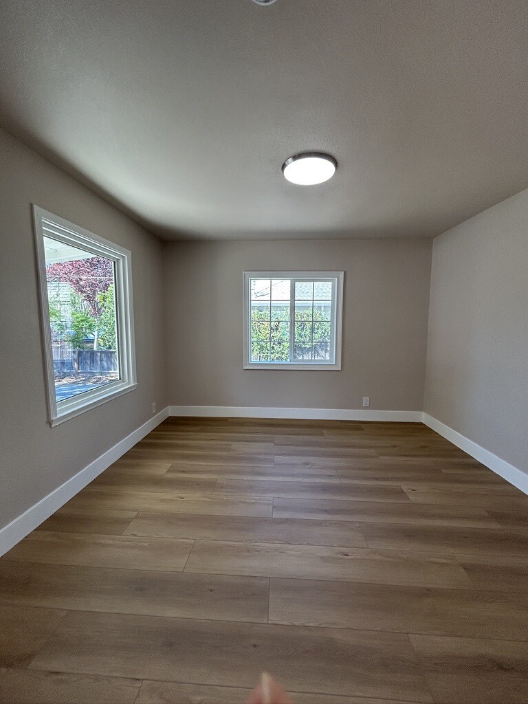 bedroom full of natural light - 820 Jackson St