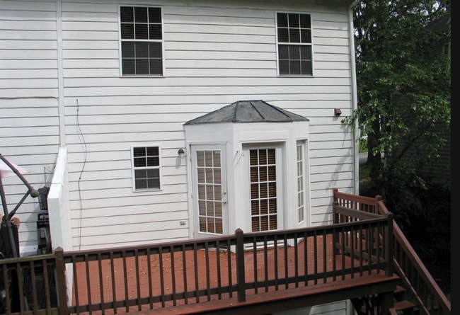 Building Photo - Briarwood Townhome close to NGIC and Hollymead Town Center!