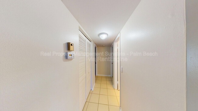 Building Photo - 4201 S Ocean Blvd