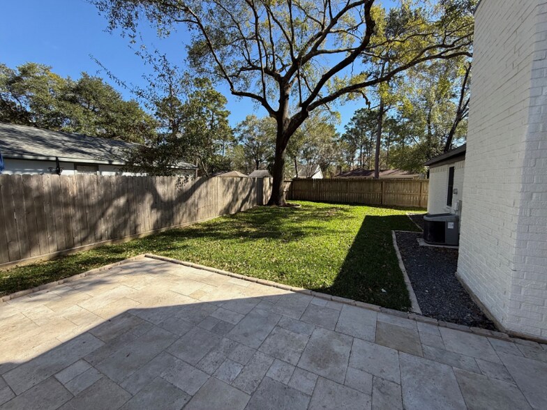 Building Photo - 1 Redberry Ct