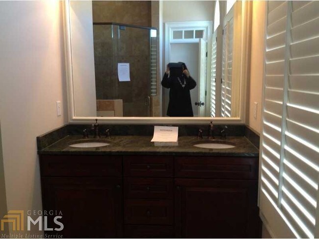 Building Photo - 15 Buford Village Walk