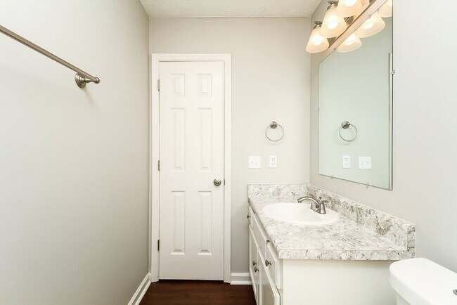 Building Photo - 617 Freedom Ct