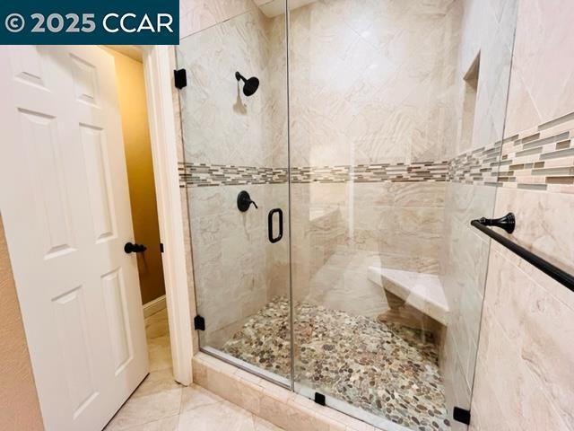 Building Photo - 3046 Lakemont Dr