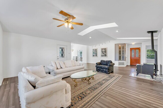 Building Photo - 2430 Telluride Dr