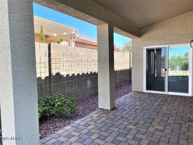 Building Photo - 40912 N Columbia Trail