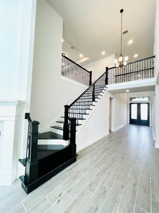 Building Photo - 596 Santa Rosa Hls Dr