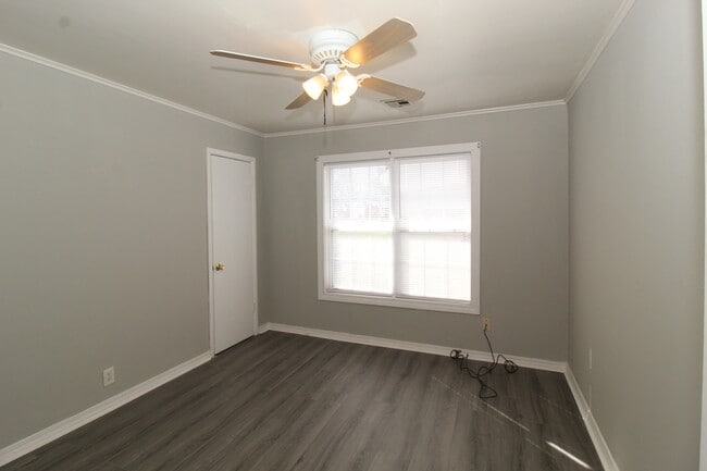 Building Photo - 2418 W Wedington Dr