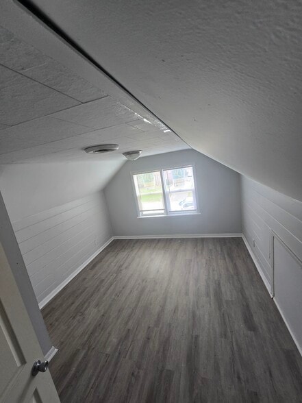Building Photo - 14531 Minerva Ave