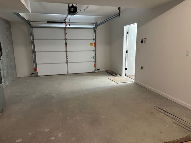 Building Photo - 476 Gravel Hill Rd