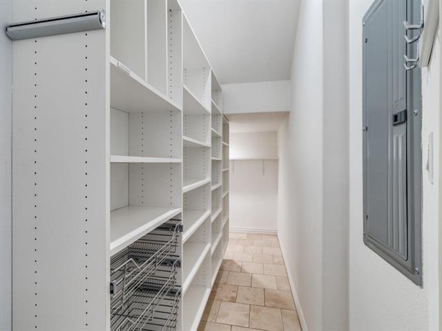 Building Photo - 2811 Hood St