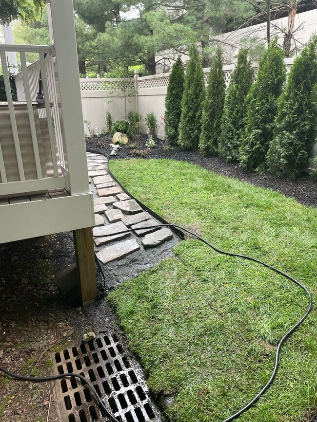 Building Photo - Rare opportunity in prestigious Hiram Square! First floor, condominium with 2-bedrooms & bonus ro...