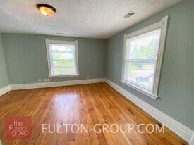 Building Photo - 740 Fulton St E