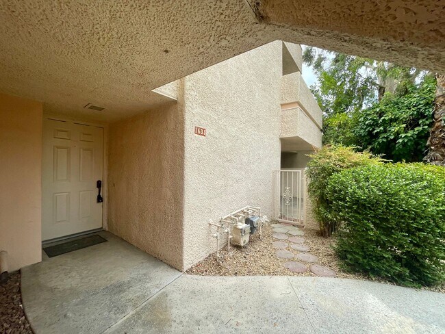 Building Photo - COMING SOON! Spacious 2 Bedroom 2 Bathroom...