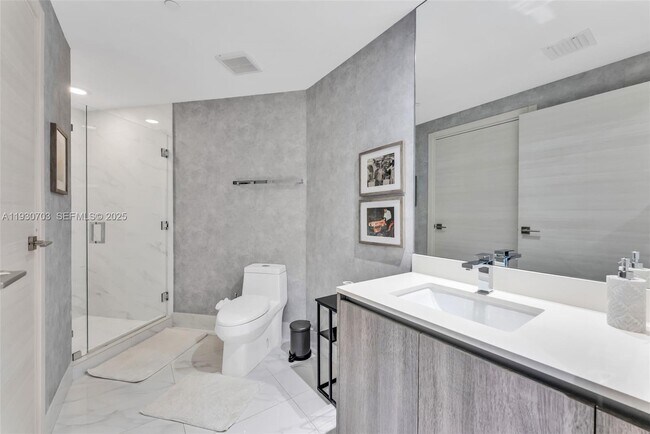 Building Photo - 801 S Miami Ave