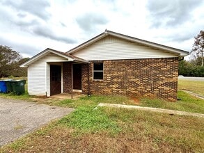 Building Photo - Duplex in Athens! Near Tanner High School.