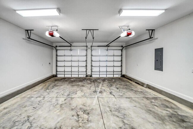 Building Photo - 22 Roundwood Dr