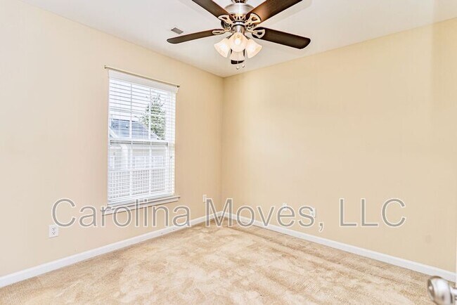 Building Photo - 302 Waycross Ln