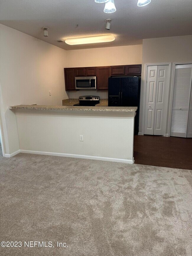 Building Photo - 6916 Ortega Woods Dr