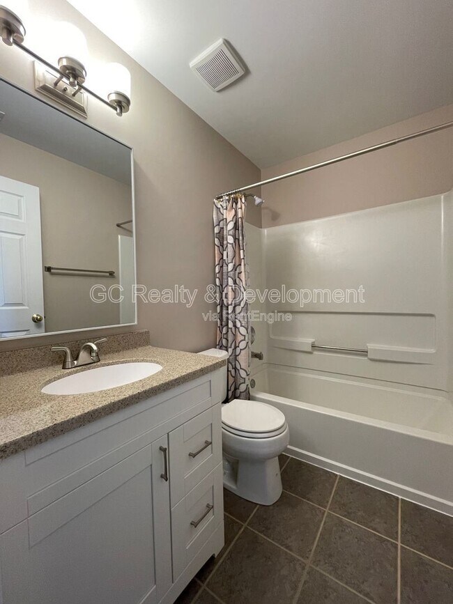 Building Photo - 2525 Arcadia Cir