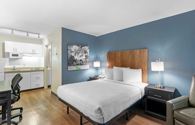 Building Photo - Furnished Studio-Miami - Airport - Blue La...