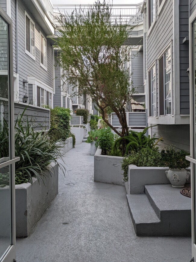outside entrance - 1097 Blanche St