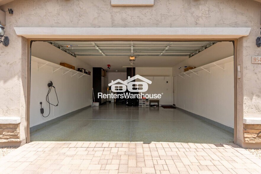 Building Photo - 9548 W Chama Dr