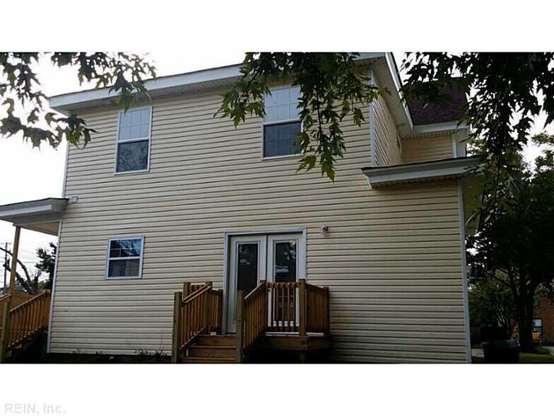 Building Photo - 3214 Bapaume Ave