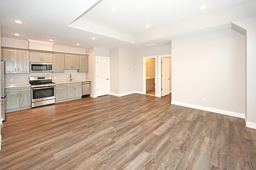 Building Photo - 184 Godwin Ave