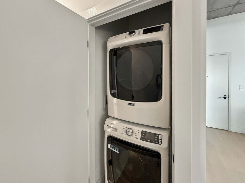 Building Photo - 1247 N 2nd St