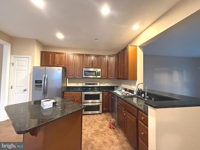 Building Photo - 60 Deerbrook Dr