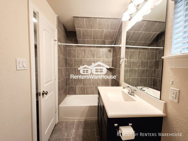 Building Photo - 10717 Madden Oaks Pl