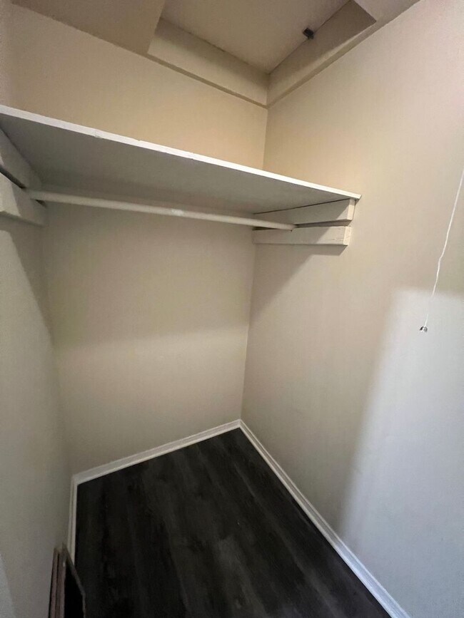 Building Photo - Sun Valley Duplex