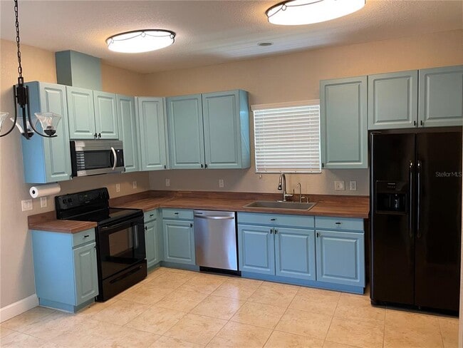 Building Photo - 165 Alexander Woods Dr