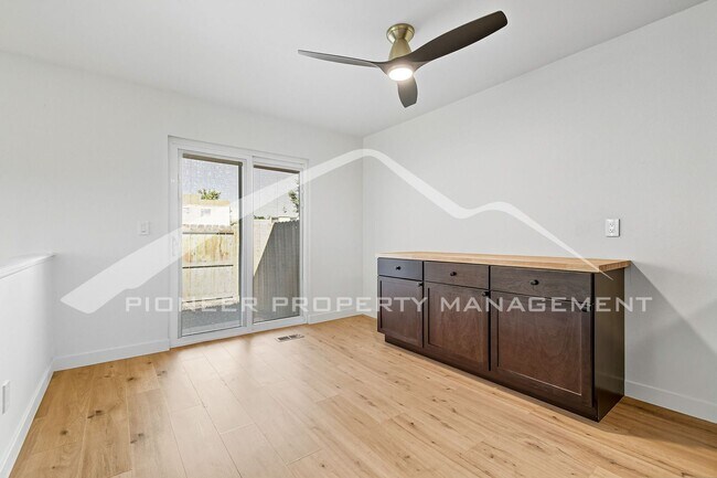 Building Photo - 8762 Chase Dr