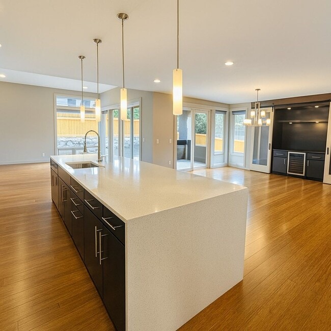 Building Photo - 4bd/2.75ba Renton House