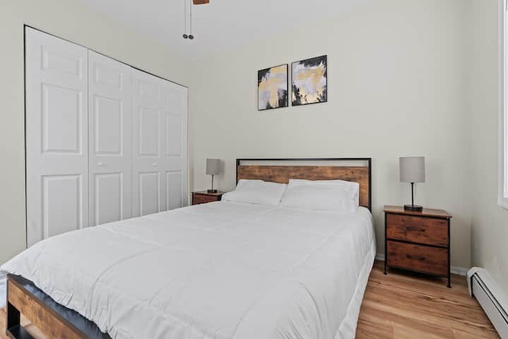 Building Photo - 1626 Union Turnpike