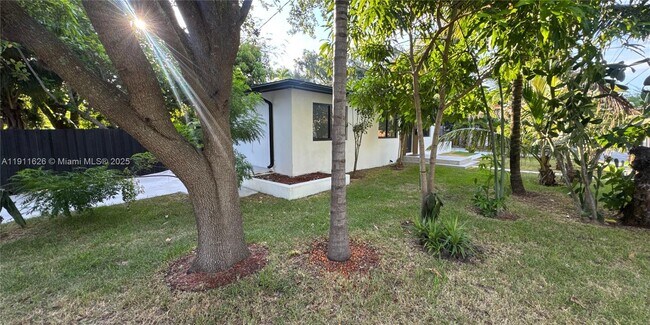 Building Photo - 12800 NE 12th Ave