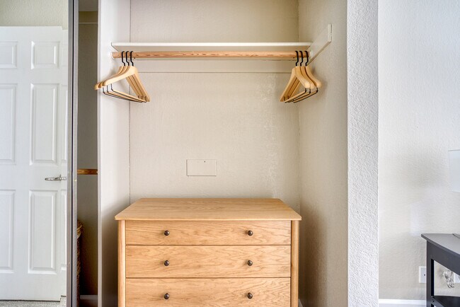 Building Photo - 131 Saratoga Ave