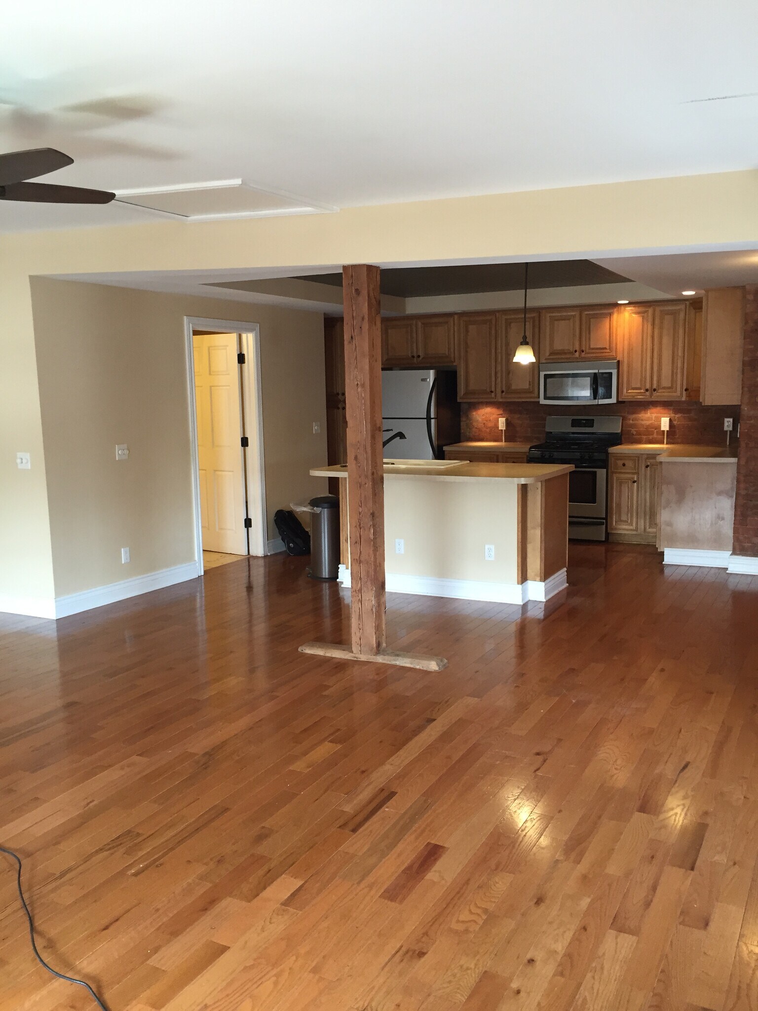 Building Photo - 23 S Main St Apt 5