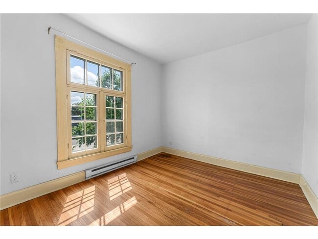 Building Photo - 2559 Aldrich Ave S