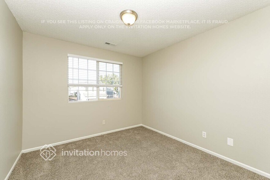 Building Photo - 882 Rancher Dr