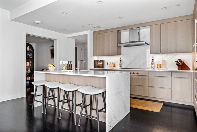 Building Photo - 150 Seaport Blvd