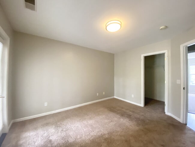 Building Photo - Mill Creek Townhome for Rent!