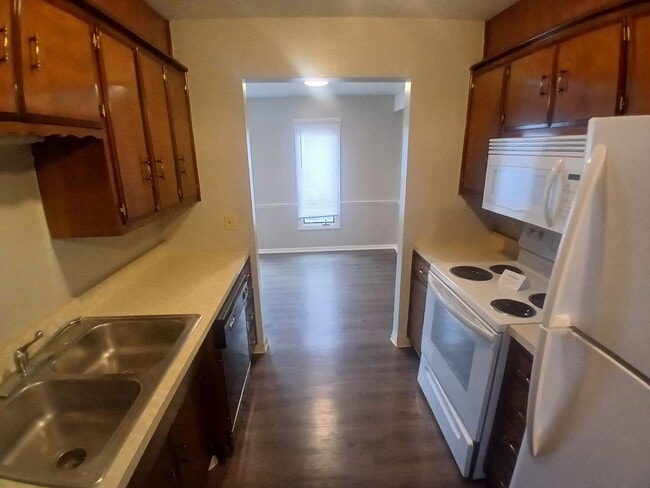 Building Photo - On-Site Laundry