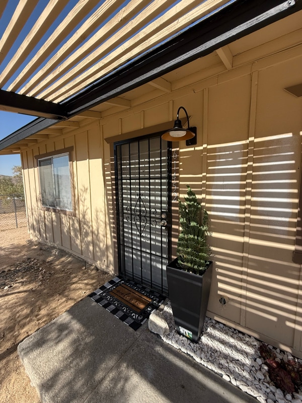 Building Photo - 61452 Desert Air Rd